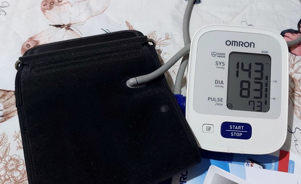 Tensiimetru omron M300