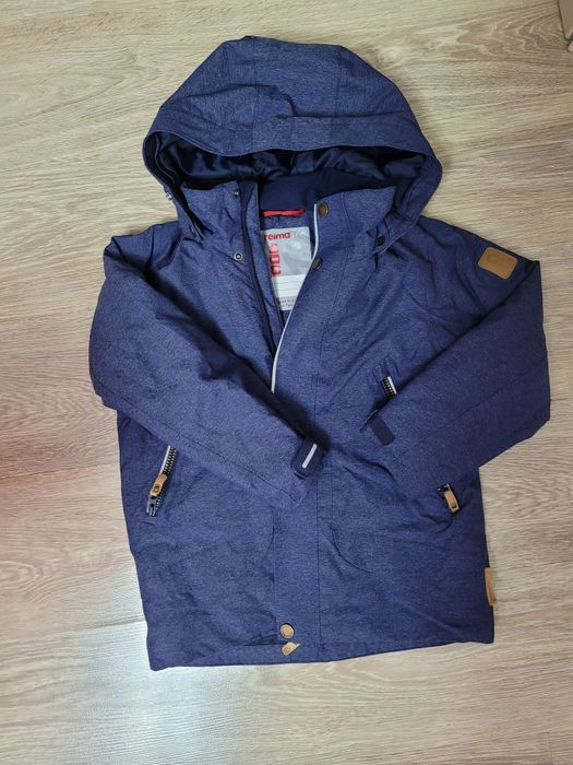 Продам куртку Reima