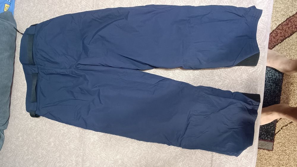 Vand pantaloni de ski