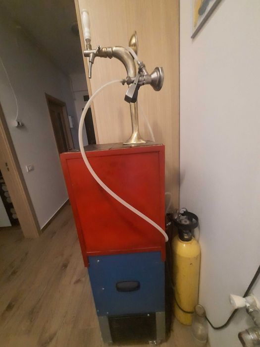 Dozator de bere artizanal funcțional, cu răcitor și butelie CO₂