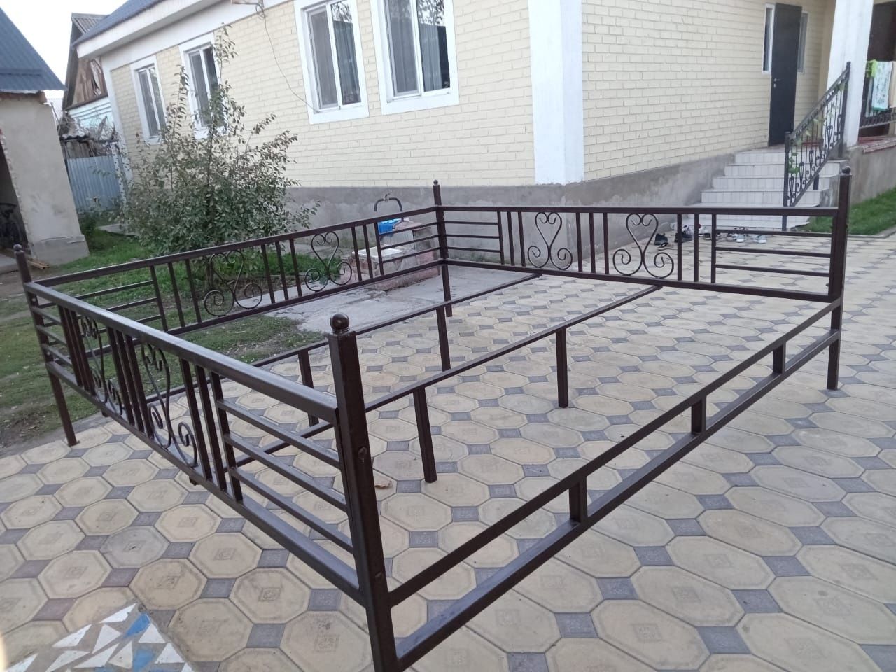 Большой тапчан .