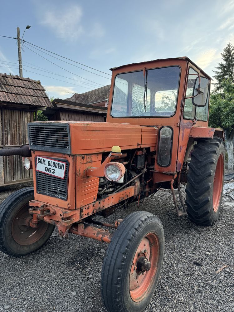 Vând Tractor UTB 650