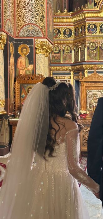 Inchiriere/Vanzare rochie mireasa, diadema