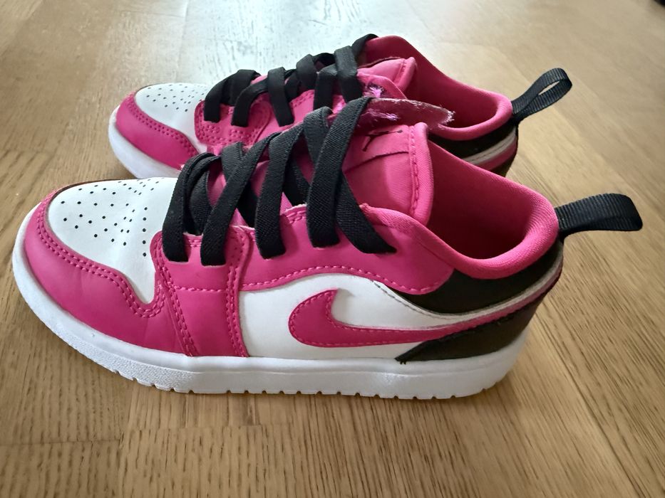 Nike Air Jordan 1, roz, marimea 31
