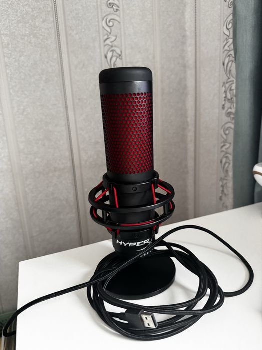 Hyperx Quadcast микрофон