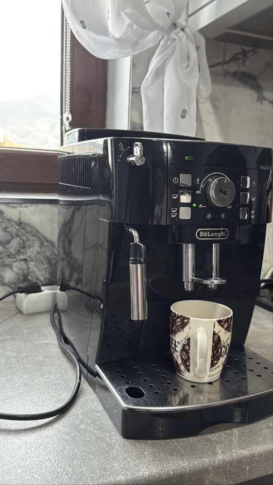 Кафеавтомат DeLonghi Magnifica