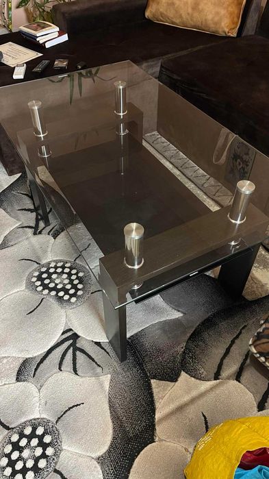 Холна стъклена маса