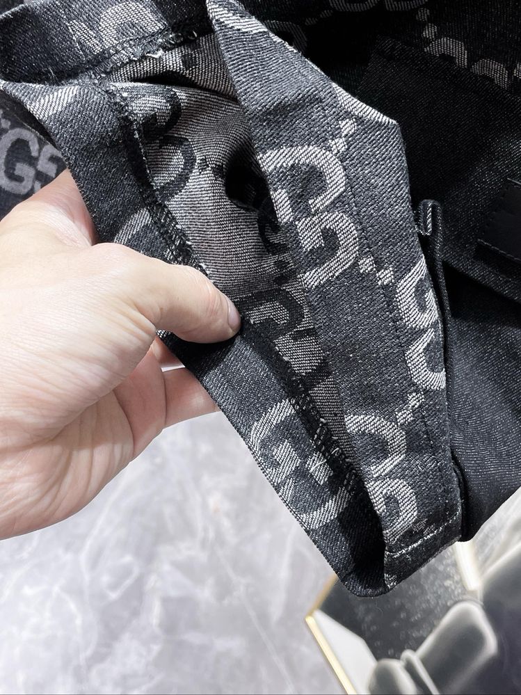 Pantaloni scurti Gucci colectie noua
