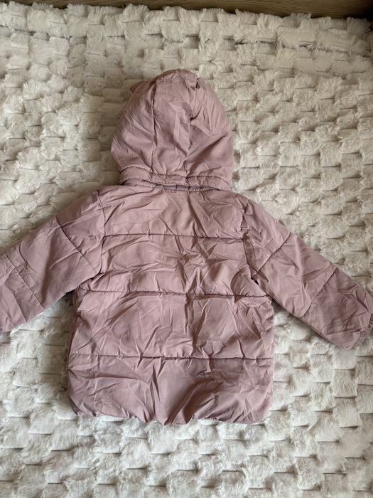 Бебешки и детски якета на марките hm и lcw.