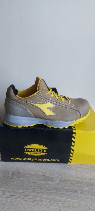 Vând Bocanci de protecție