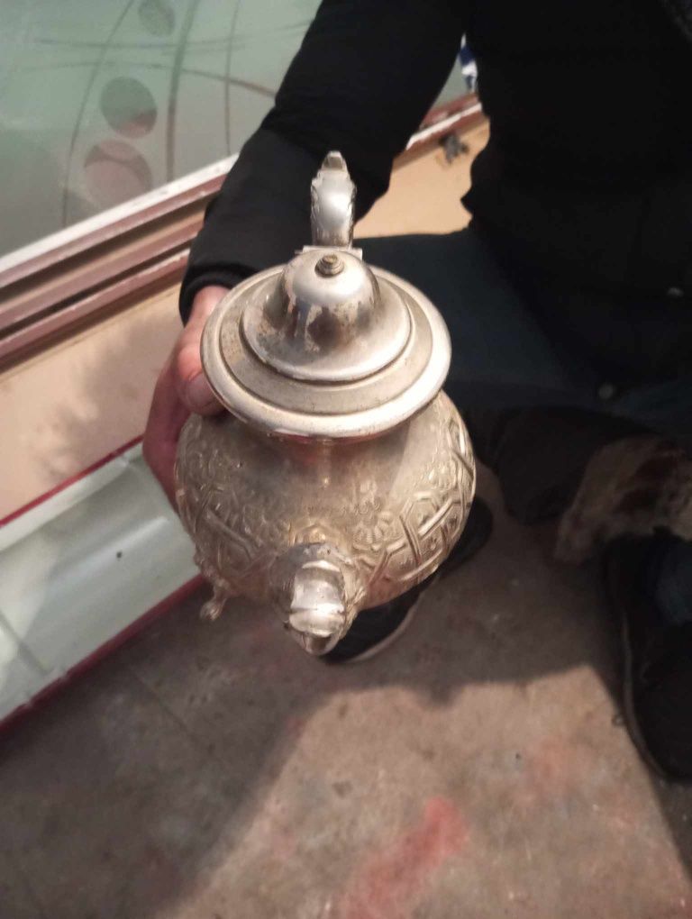 Vand ceainica argint arabeasca mai multe detali la nr de tel in privat