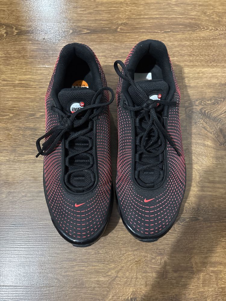 Nike air DN red.