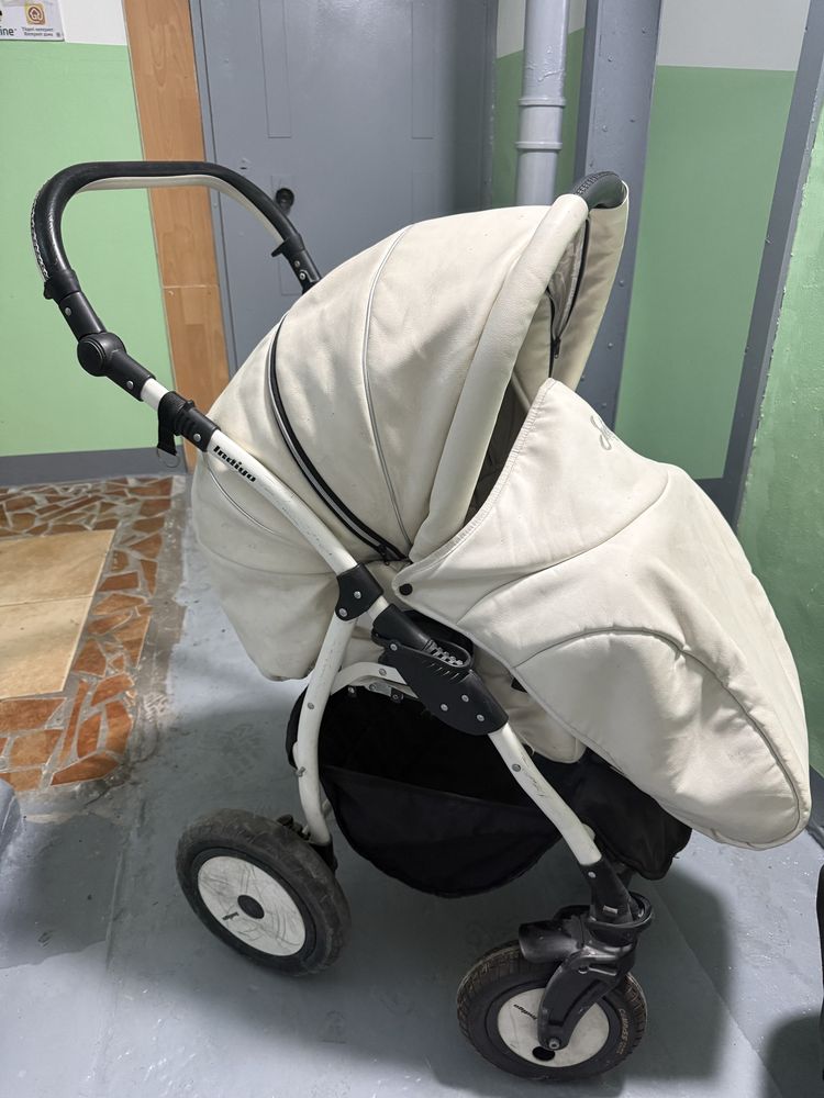 Продам коляску прогулочную+ люлька+ автокресло