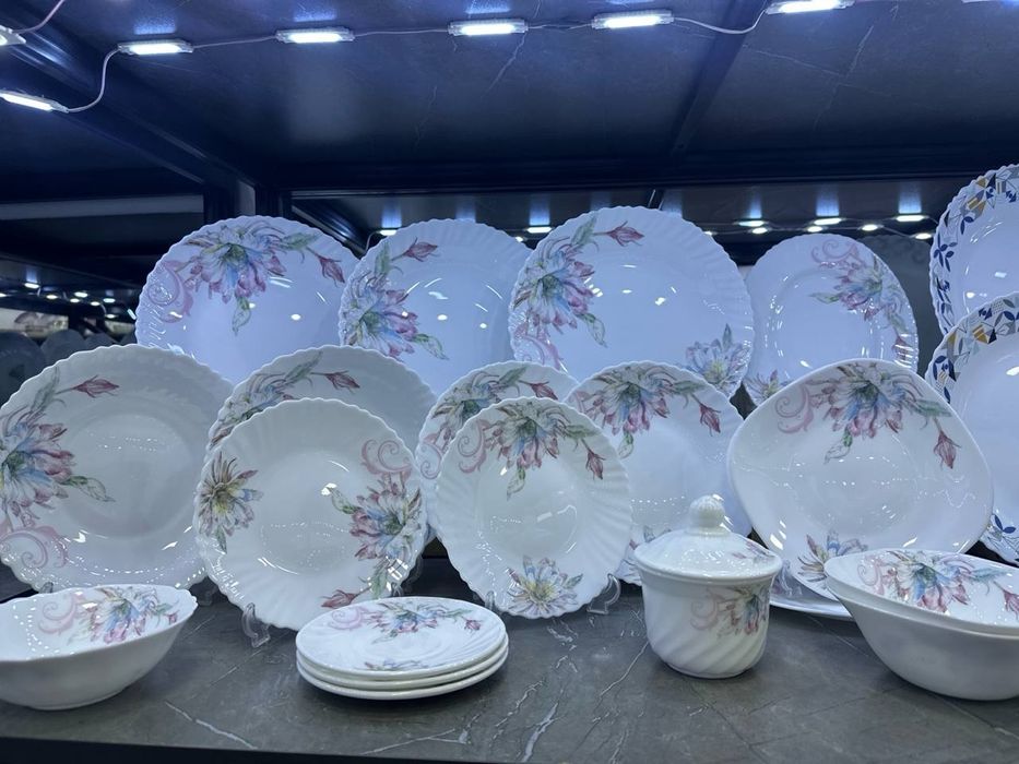 Новый набор посуды.  Небьющийся. Оригинал фирма 777