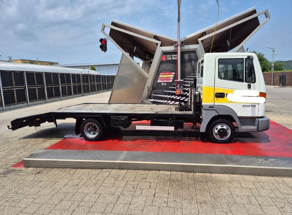 Nissan 3,5 tone,cat.B  Platformă transport auto