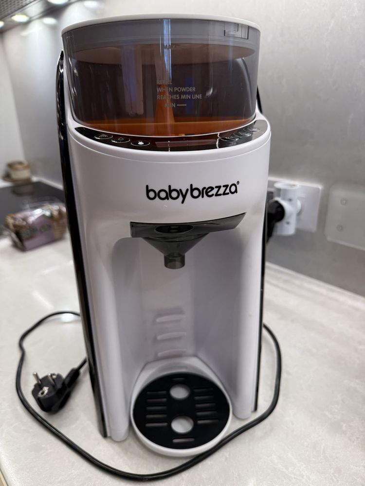 Baby Brezza машина за адаптирано мляко