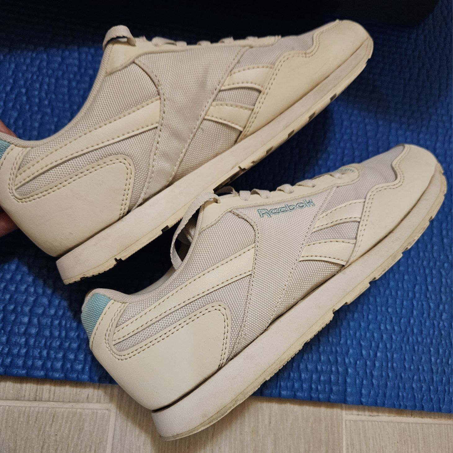 Маратонки Reebok и Adidas