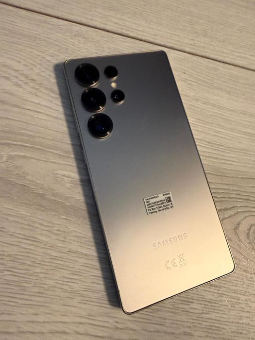 Samsung s25 256 gb ultra 5 cicluri încărcare!
