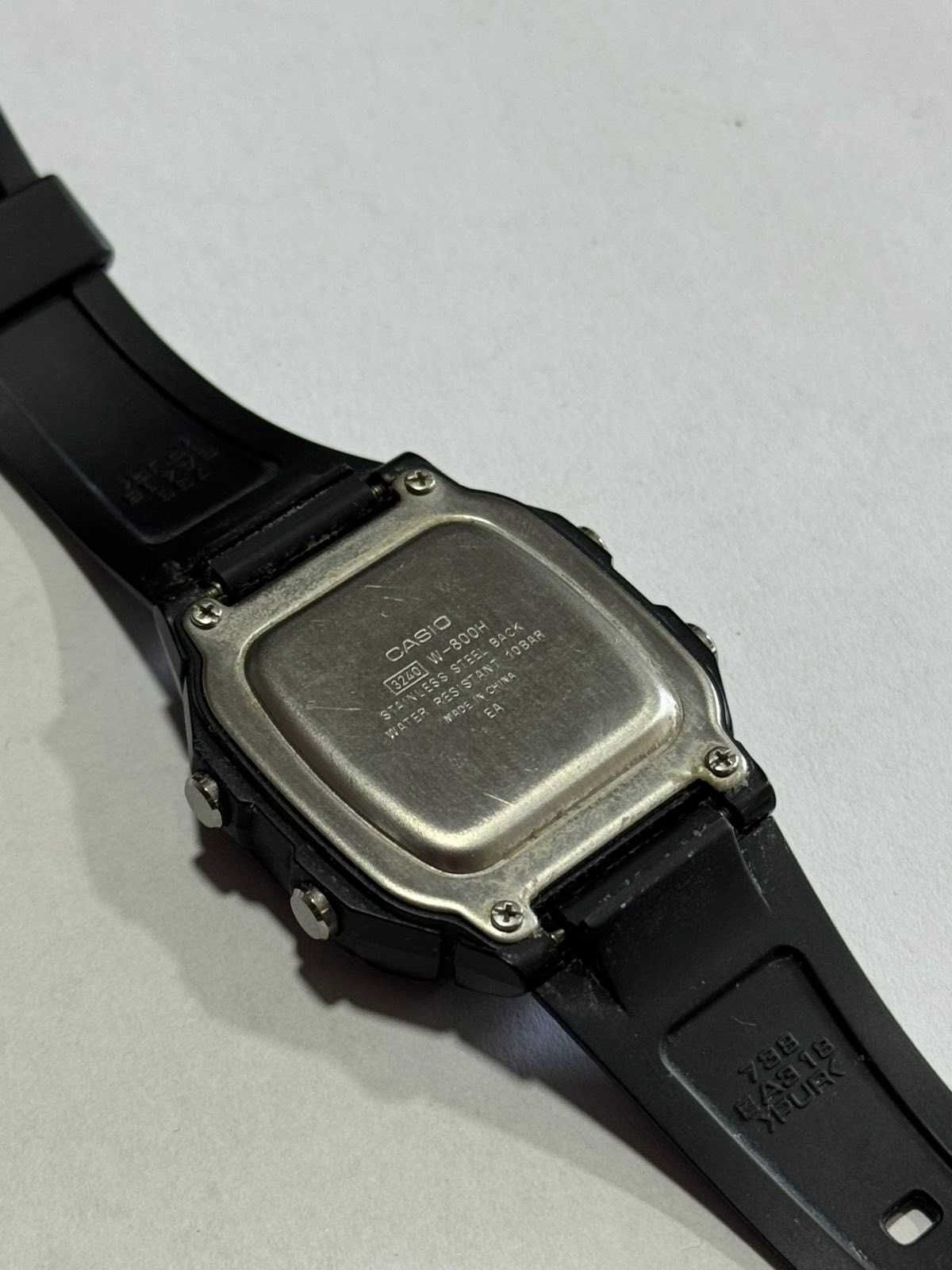 Часовник Casio Illuminator
