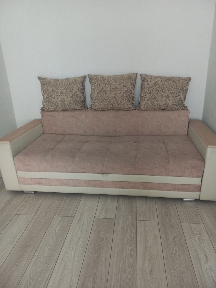 Продам диван в хорошем состоянии