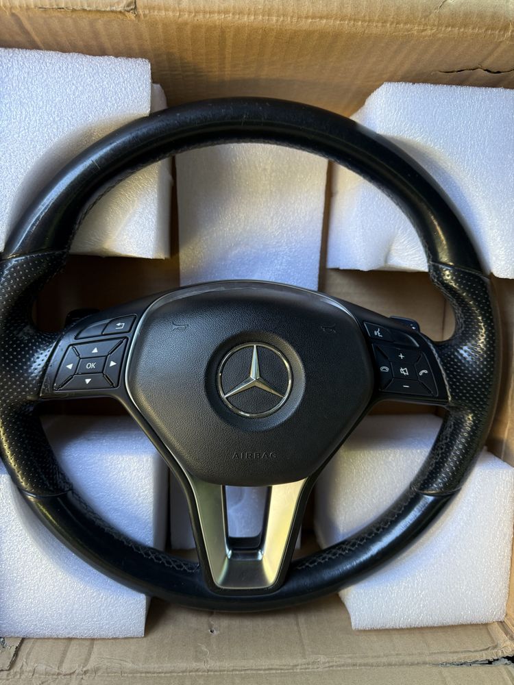 Волан от mercedes cls w218 с пера и вибрация