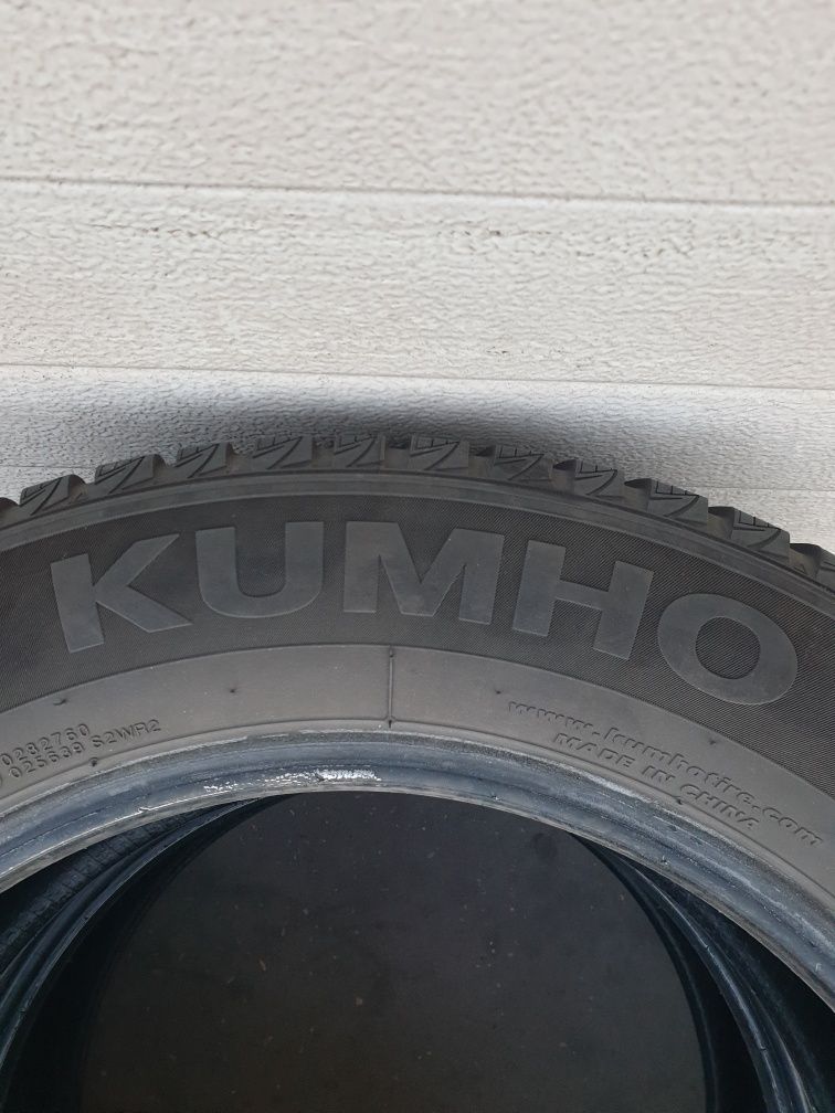 Зимни гуми 2 броя KUMHO WinterCraft WP51 225 60 R17 дот 1217