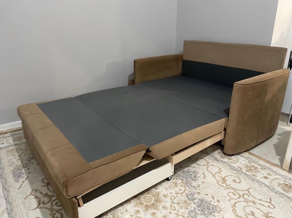 Раздвижной диван в отличном состоянии
