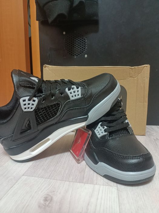 Кроссовки Air Jordan 4
