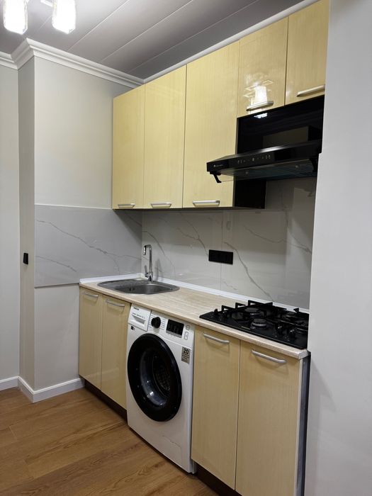 М.Ойбек , 2/2/4 , 56 м2 ,квартира с новым ремонтом и техникой