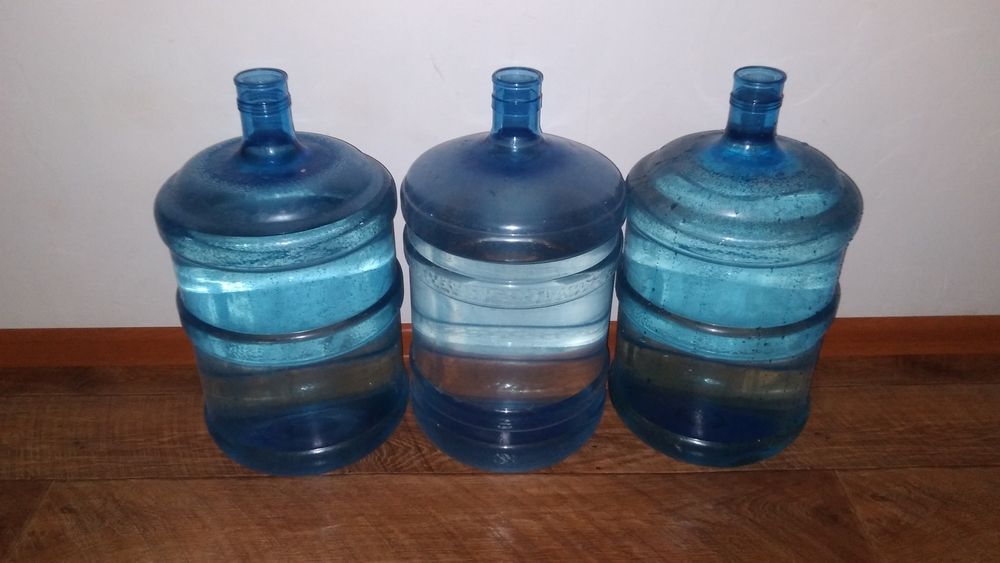 Продам пустые баклашки в отличном состояний