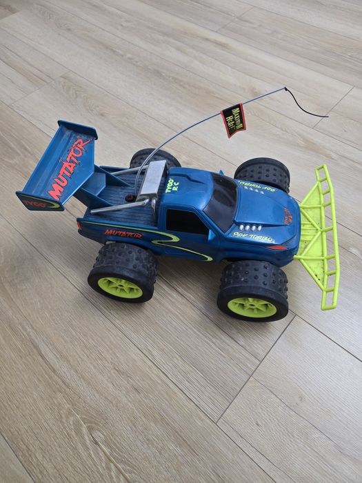 Mașinuța electrica Mutador