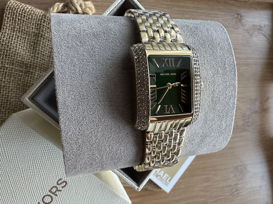 Ceas Michael Kors de dama colectia Emery Gold