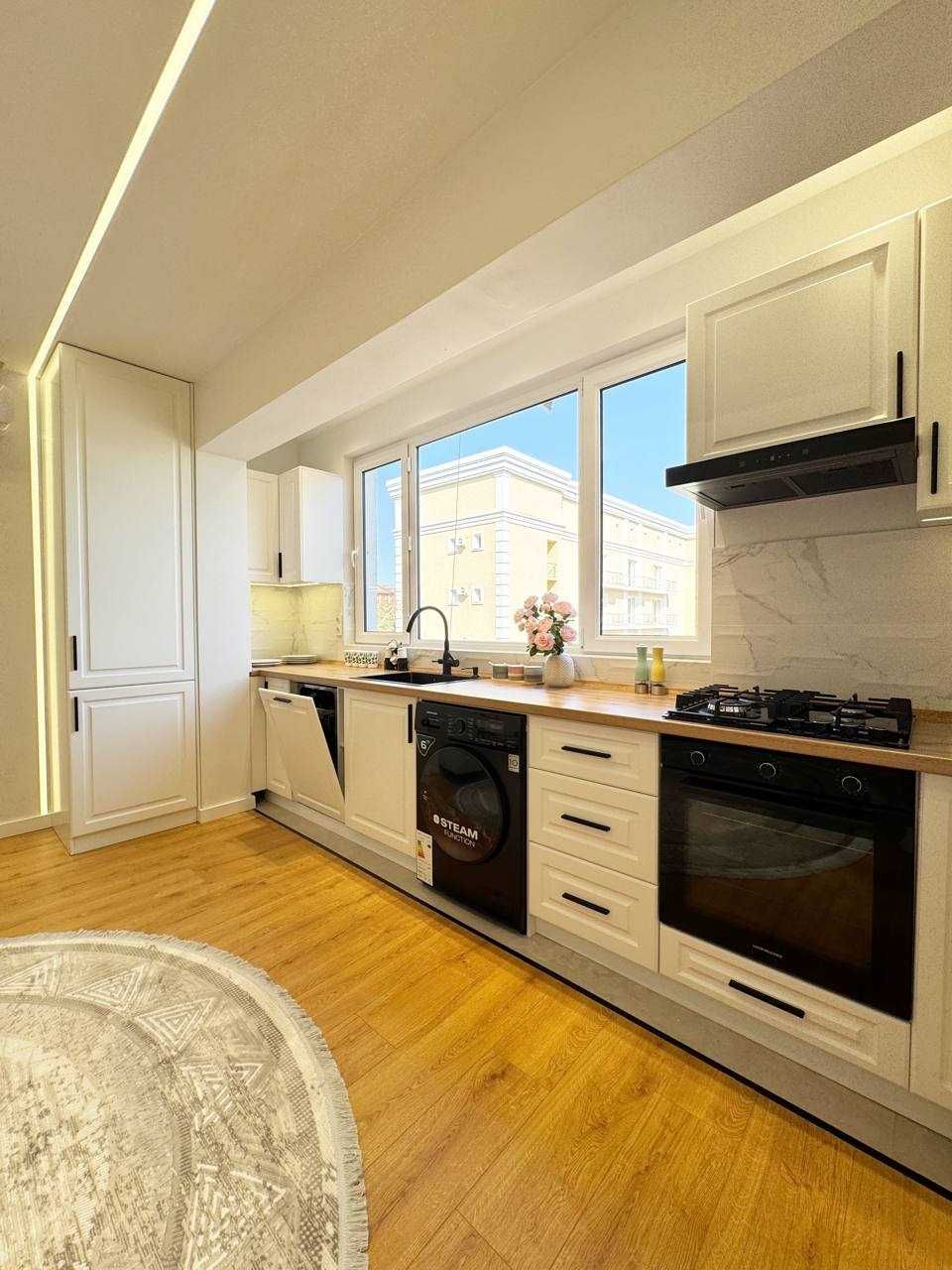 Срочно Продам новая квартира 2в3-комнат  метро Ойбек  БТК