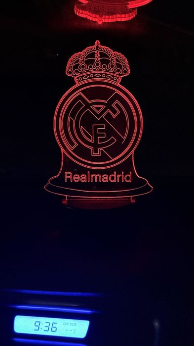 Real madrid logotipi emblemasi 3d tung'i