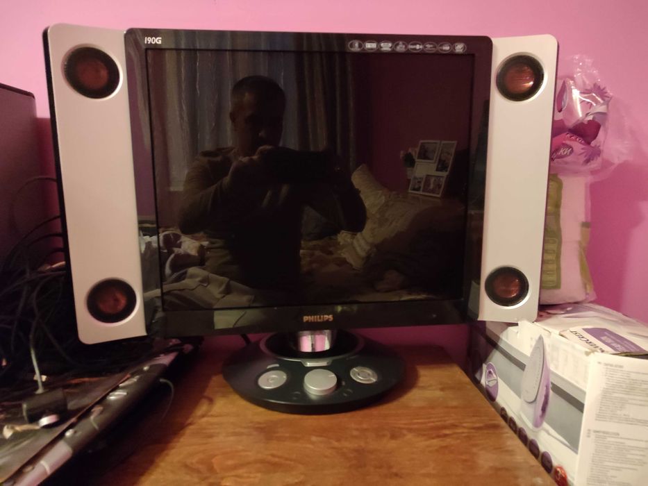 Монитор Philips 190G+subwoofer