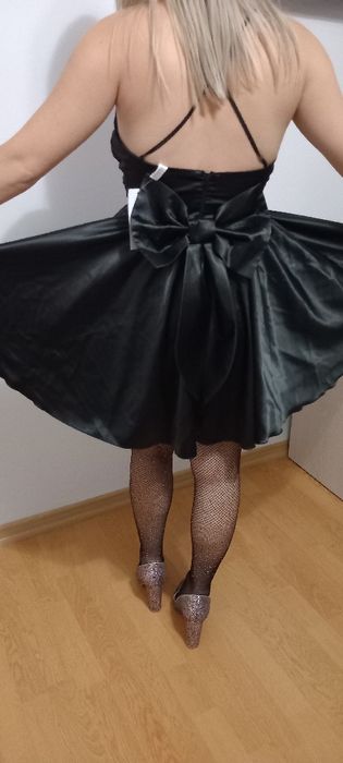 Vând rochita mărimea s