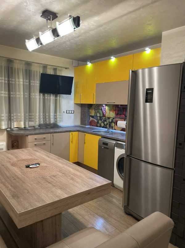 Продава се Четиристаен апартамент в София, Връбница 1 - 85 кв.м за 2118 €/кв.м - Снимка #2