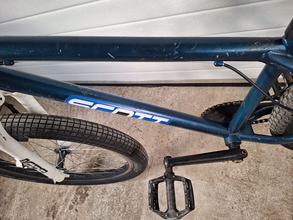 Bmx scott cu roti pe 24