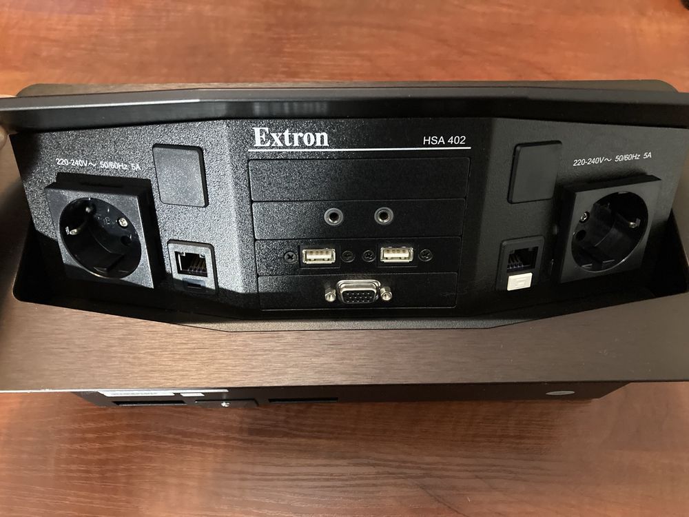 Архитектурный лючок Extron HSA 402