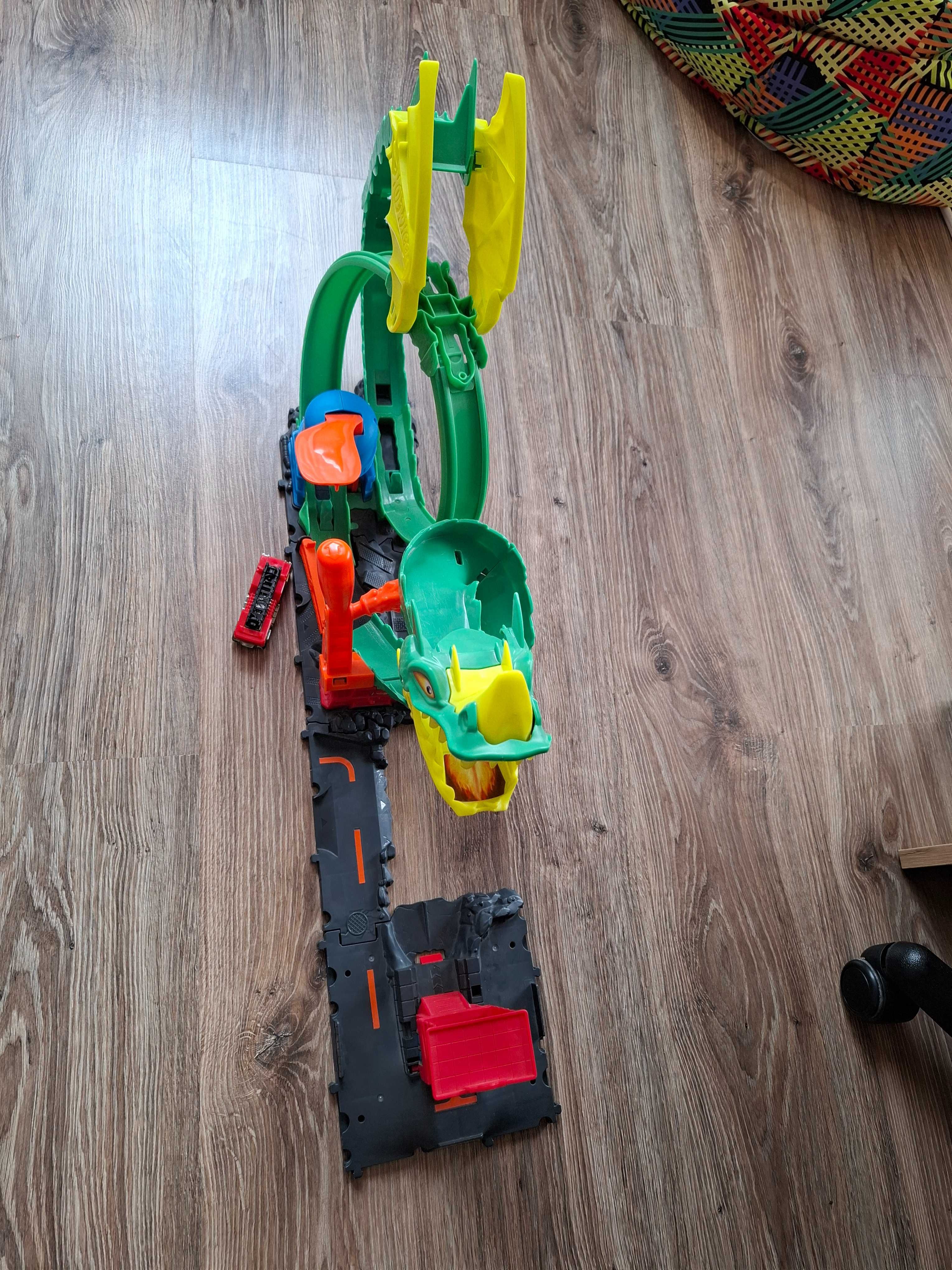 Hot Wheels писта Dragon Drive Firefight