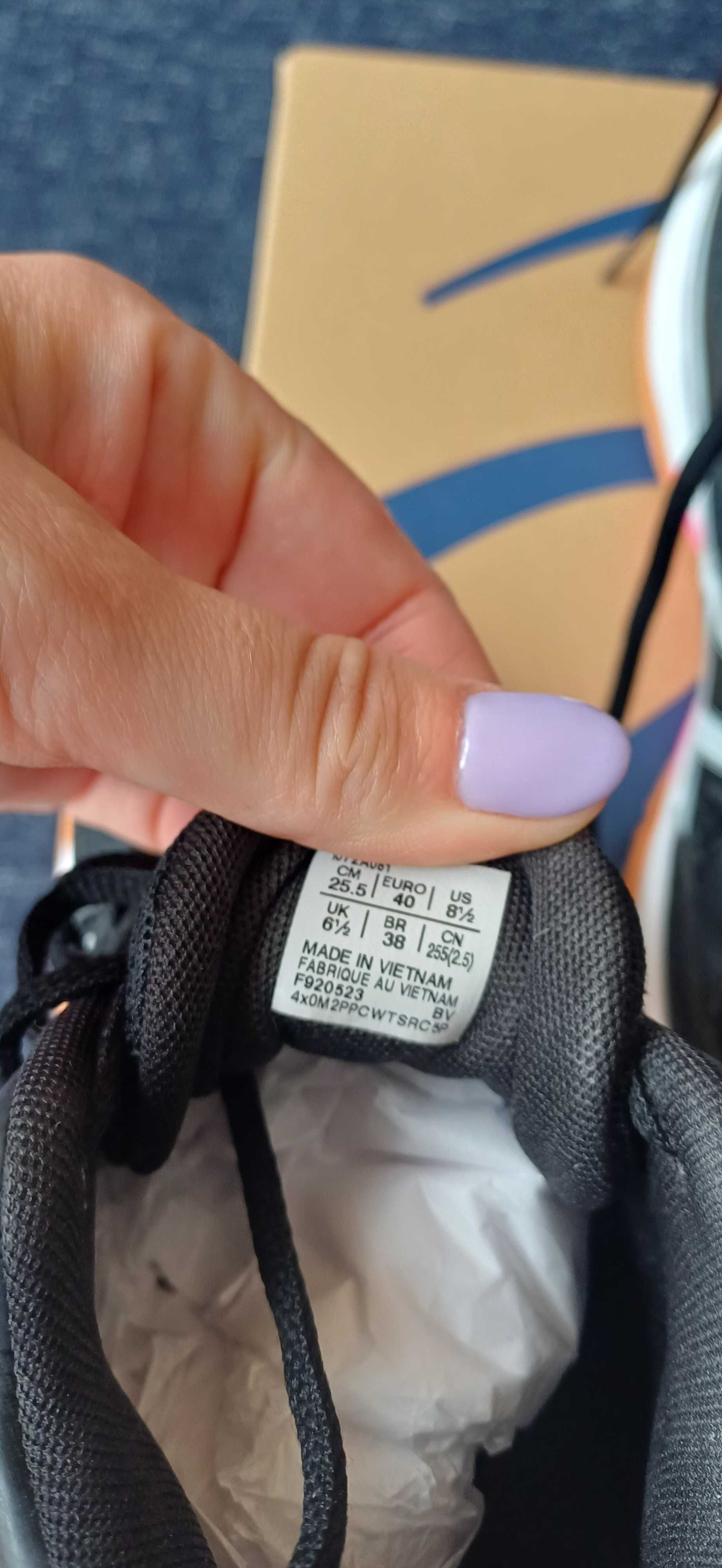 Волейболни маратонки Asics номер 40