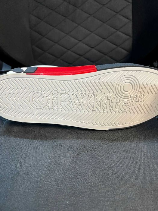 Off-White Sneakers Black and White 45 Noi cu Cutie