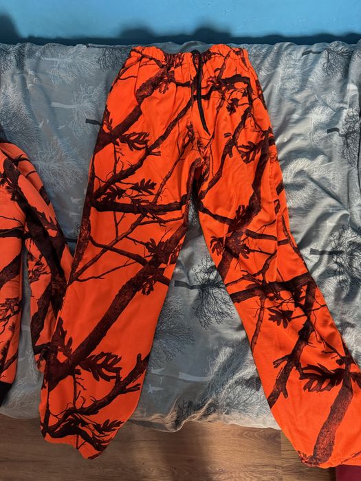 Продавам ловни дрехи