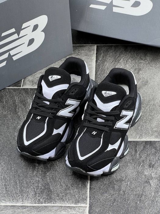 Adidasi New Balance noi