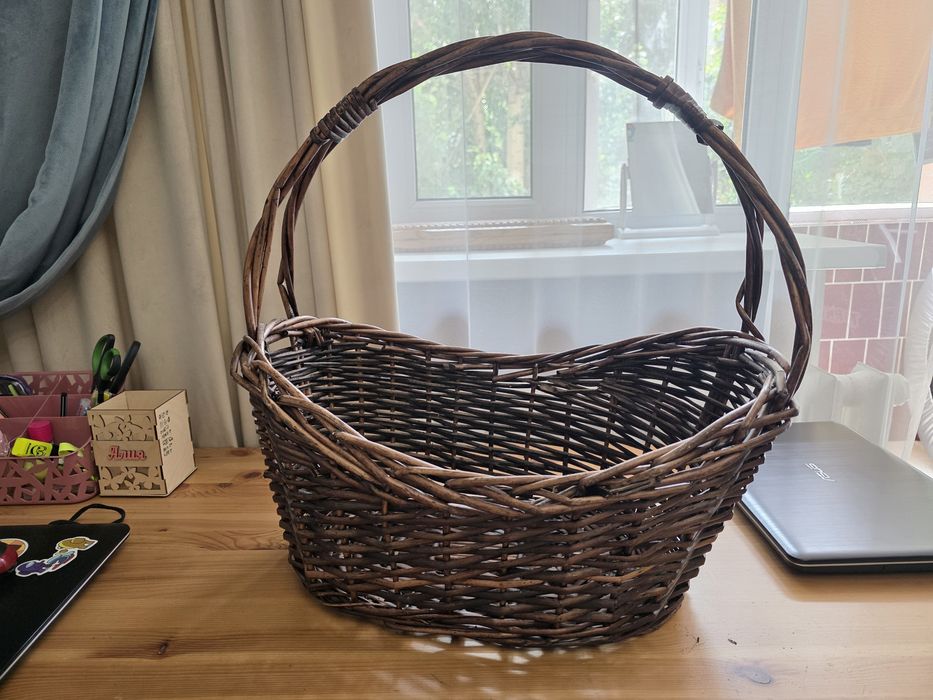 IКорзина плетенная