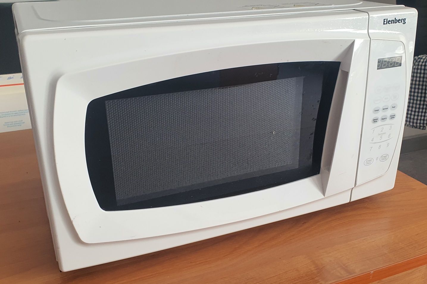Продам микроволновую печь Elenberg