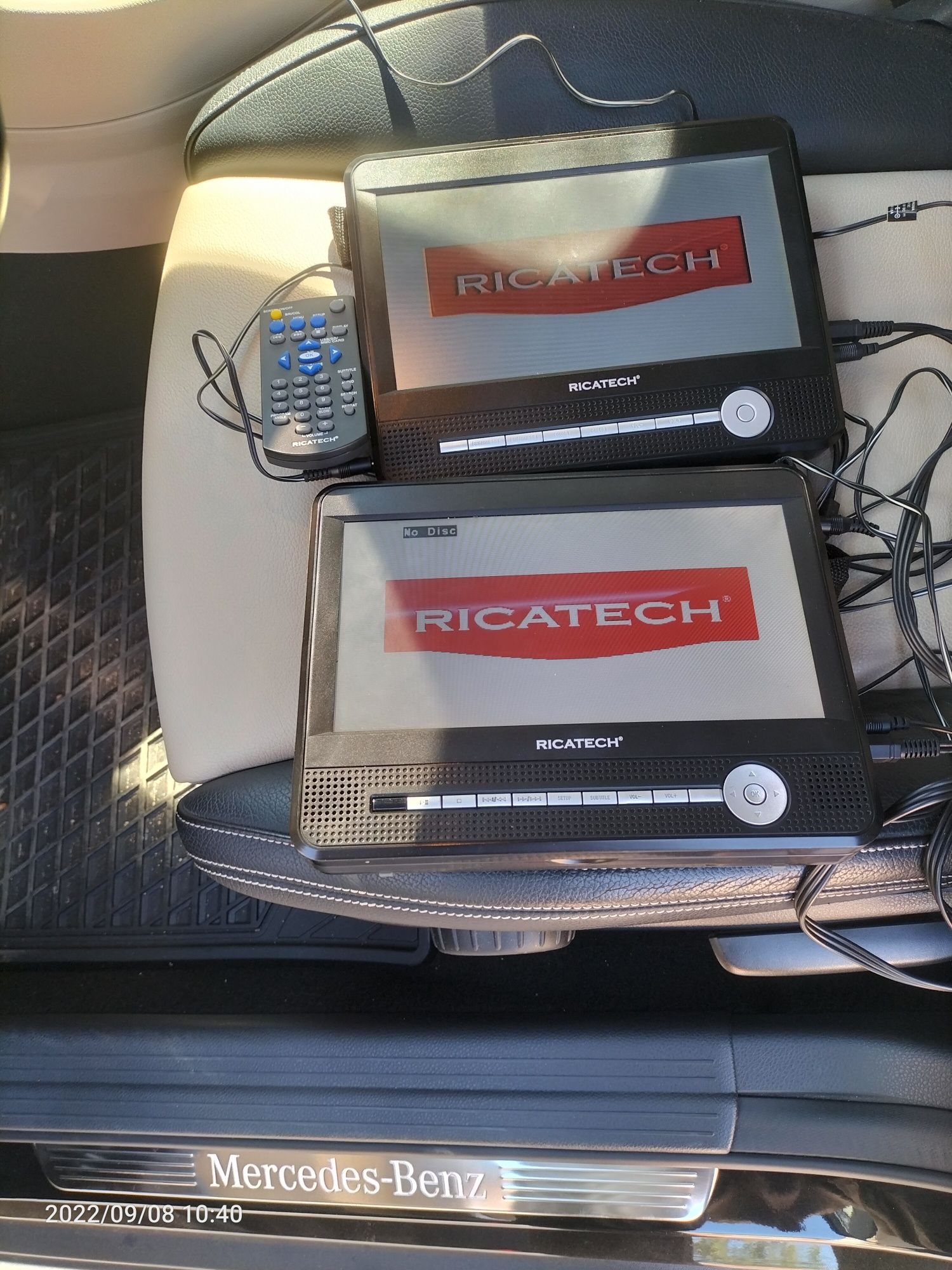 Ricatech dual screen portable dvd player