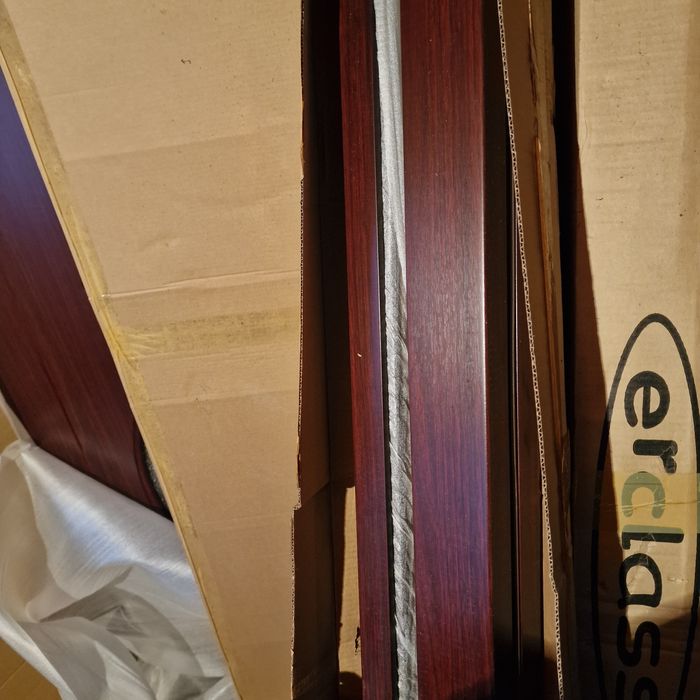 Vând 4 uși de interior