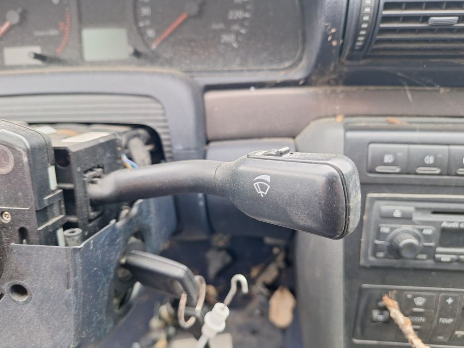 Maneta stergatoare lampa de semnalizare AUDI A4 Avant 8D5, B5 1994 - 2