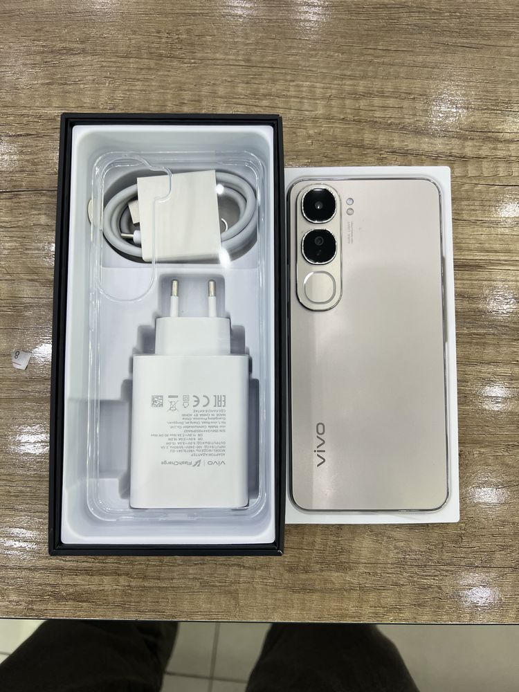 Vivo v40 lite ful
